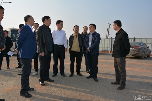 实地调研项目建设 现场办公破解难题5